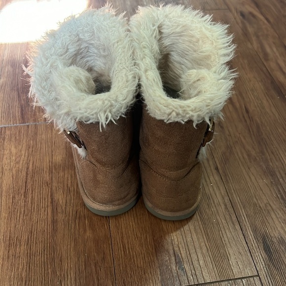 Girls Buckle Faux Suede Boots - Picture 3 of 6